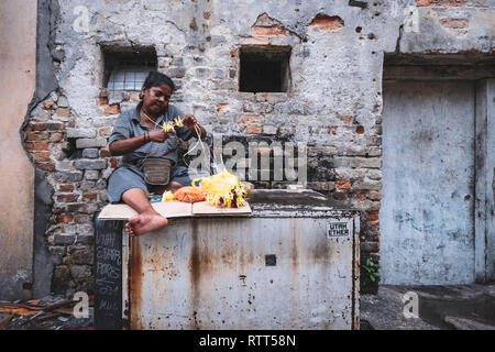 KUALA LUMPUR / Malesia / giugno 2014: la vita di strada in Little India district Foto Stock