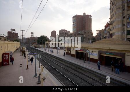 Mar Girgis sulla stazione della metropolitana del Cairo Foto Stock