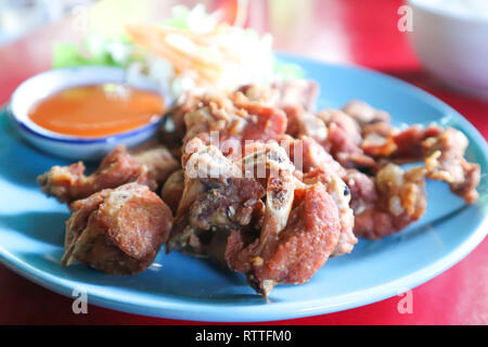 Maiale fritto o profonde maiale fritto con dip Foto Stock
