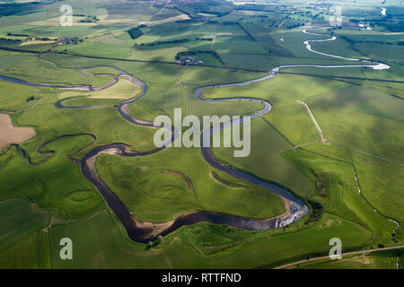 Immagine aerea che mostra il fiume Clyde in formazioni lanca nei pressi del villaggio di Carnwath in South Lanarkshire, Scozia. Foto Stock