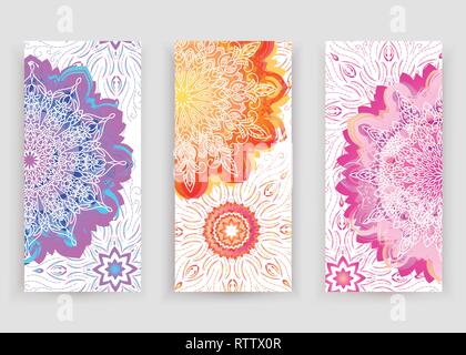 Round mandala di gradiente su sfondo bianco. Vector boho mandala in viola, arancione e rosa di colori. Mandala con motivi floreali. Modello di Yoga Illustrazione Vettoriale