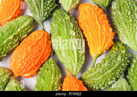 Il melone amaro o momordica come sfondo Foto Stock