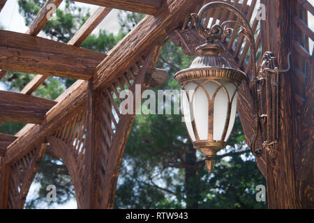 Vintage street light nel telaio metallico Foto Stock