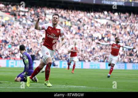 Londra, Regno Unito. 2 marzo 2019. Aaron Ramsey di Arsenal festeggia dopo aver segnato il suo team il primo obiettivo. EPL Premier League, Tottenham Hotspur v Arsenal allo Stadio di Wembley a Londra il Sabato 2 marzo 2019. Questa immagine può essere utilizzata solo per scopi editoriali. Solo uso editoriale, è richiesta una licenza per uso commerciale. Nessun uso in scommesse, giochi o un singolo giocatore/club/league pubblicazioni . pic da Steffan Bowen/Andrew Orchard fotografia sportiva/Alamy Live news Foto Stock