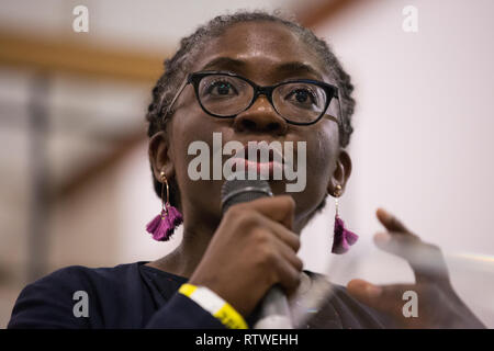 Londra, Regno Unito. 2 Marzo, 2019. Danièle Obono, Arcivescovo, Francese MP per la Francia Insoumise partito, risolve la ¡No Pasaran! Affrontare il luogo della conferenza Far-Right a Bloomsbury centrale. Credito: Mark Kerrison/Alamy Live News Foto Stock