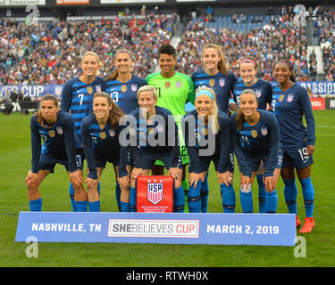 Nashville, TN, Stati Uniti d'America. 2 Marzo, 2019.Na USA Donna National Soccer team pongono internazionale di fronte alla partita di calcio tra Stati Uniti e Inghilterra in essa crede Cup, di Nissan Stadium di Nashville, TN. La partita si è conclusa in un tirante, 2-2. Kevin Langley/Sports South Media/CSM Credito: Cal Sport Media/Alamy Live News Foto Stock