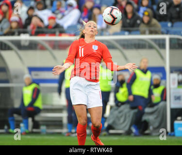 Nashville, TN, Stati Uniti d'America. 2 Marzo, 2019.Inghilterra Nazionale Femminile in avanti, Toni Duggan (11), porta la palla sotto controllo durante le partite internazionali di calcio match up tra Stati Uniti e Inghilterra in essa crede Cup, di Nissan Stadium di Nashville, TN. La partita si è conclusa in un tirante, 2-2. Kevin Langley/Sports South Media/CSM Credito: Cal Sport Media/Alamy Live News Foto Stock