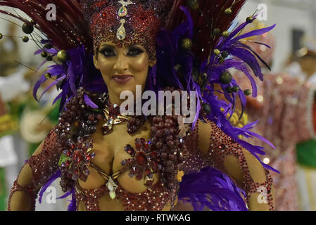 RJ - Rio de Janeiro - 03/03/2019 - Parata di Tijuca Empire il carnevale di Rio 2019 - La regina di tamburi Laynara Telles presso la scuola di samba parade IMPERIO DA TIJUCA durante la presentazione delle scuole di samba del gruppo A al Sambodromo da Marques di Sapucai nel carnevale di Rio del 2019. Foto: Thiago Ribeiro / AGIF Foto Stock