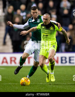 Edimburgo, Scozia, Regno Unito. 02marzo, 2019. Coppa scozzese Quarti di Finale - Hibernian V Celtic, Edimburgo, Midlothian, Regno Unito. 02Mar, 2019. Pic mostra: centrocampista dei Celtic, Scott Brown, ottiene il meglio di Hibs' attaccante svizzero, Florian kamberi, come Hibs ospitano Celtic nei quarti di finale della Coppa Scozzese a Easter Road Stadium, Edimburgo Credito: Alamy/Ian Jacobs Credito: Ian Jacobs/Alamy Live News Foto Stock