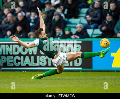 Edimburgo, Scozia, Regno Unito. 02marzo, 2019. Coppa scozzese Quarti di Finale - Hibernian V Celtic, Edimburgo, Midlothian, Regno Unito. 02Mar, 2019. Pic mostra: Hibs' defender, Darren McGregor, porta la palla sotto controllo come Hibs ospitano Celtic nei quarti di finale della Coppa Scozzese a Easter Road Stadium, Edimburgo Credito: Alamy/Ian Jacobs Credito: Ian Jacobs/Alamy Live News Foto Stock