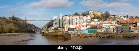 Vista panoramica del Ponte sospeso di Clifton e la zona di Clifton, a Bristol, Regno Unito Foto Stock