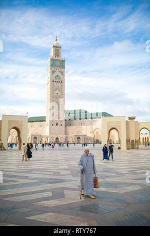 CASABLANCA, Marocco - Marzo 2, 2019: la gente alla Moschea di Hassan II a Casablanca, in Marocco. Foto Stock