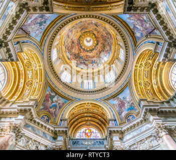 La stupefacente cupola della chiesa di Sant'Angese in Agone in Roma, Italia. Foto Stock