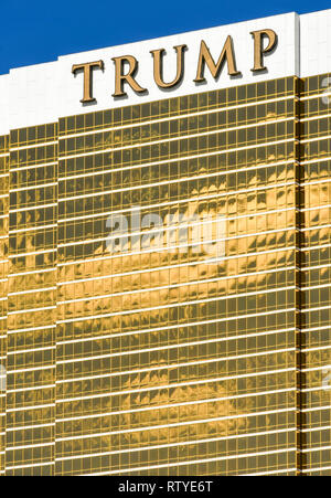 LAS VEGAS, NV, Stati Uniti d'America - Febbraio 2019: Esterno del Trump Hotel e Resort a Las Vegas. Foto Stock