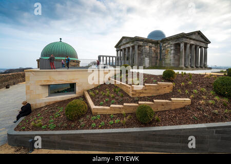 Vista del nuovo contratto collettivo , centro per l arte contemporanea , presso l'ex città osservatorio sulla Calton Hill, Edimburgo, Scozia, Regno Unito Foto Stock