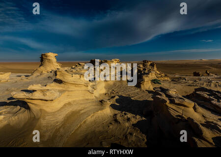 Le dune fossili al Wathba area, Abu Dhabi che è un eccellente luogo da fuga negli Emirati Arabi Uniti nelle vicinanze army base un nomans land Foto Stock