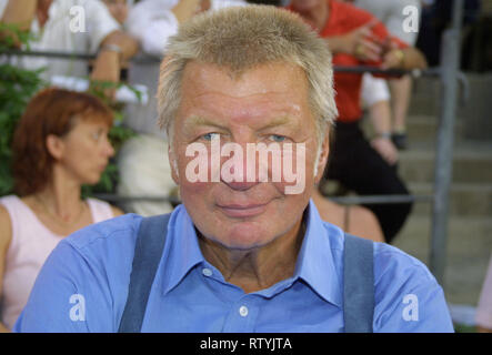 Mainz, Deutschland. 03 Mar, 2019. Werner SCHNEYDER morì all'età di 82 anni. Archivio fotografico: Werner SCHNEYER, Germania, il presentatore TV, artista di cabaret, box commentatore, 12.08.2003. | Utilizzo di credito in tutto il mondo: dpa/Alamy Live News Foto Stock