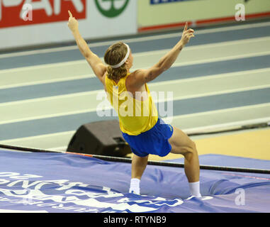 Emirates Arena di Glasgow, UK. 3 Mar, 2019. Europeo di Atletica Leggera Indoor campionati, giorno 3; Fredrik Samuelsson (SWE) celebra la sua pole vault tentativo Credito: Azione Sport Plus/Alamy Live News Foto Stock