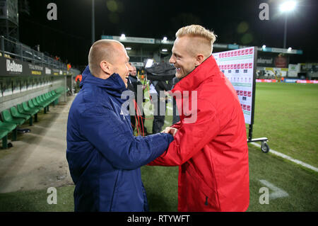 Lokeren, Belgio. 03 Mar, 2019. LOKEREN, Belgio - MARZO 03: Par Zetterberg, assistente allenatore di Anderlecht e Olivier Deschacht di Lokeren durante la Jupiler Pro League Match Day 28 tra Sporting Lokeren e RSC Anderlecht su Marzo 03, 2019 in Lokeren, Belgio. (Foto di Vincenzo Va Credito: Pro scatti/Alamy Live News Foto Stock