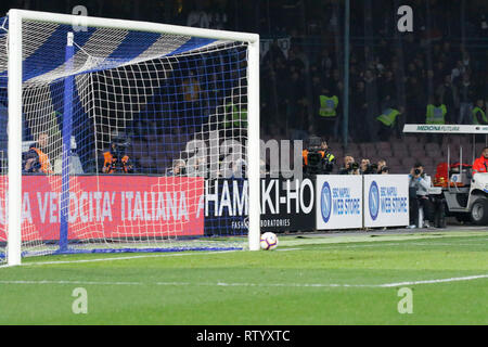 3 marzo 2019 - Napoli, Campania, Italia, 2019-03-03, Stadio San Paolo serie a partita di calcio tra SSC Napoli AC Juventus.Nell'immagine .risultati finali SSC Napoli 0 : 2 Juventus FC. Credito: Fabio Sasso/ZUMA filo/Alamy Live News Foto Stock