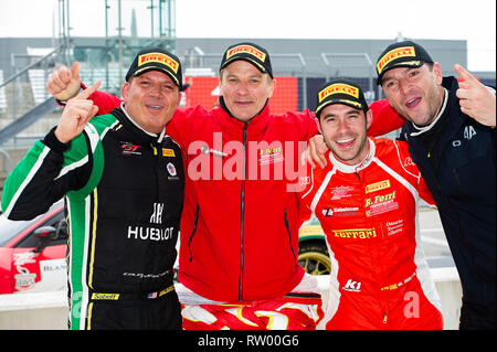 Austin, Texas, Stati Uniti d'America. 03 Mar, 2019. Caeser Bacarella, Toni Vilander, Miguel Molina e Martin Fuentes i piloti che hanno gareggiato presso il Blancpain GT sfida mondiale celebrare la loro vittoria, il circuito delle Americhe di Austin, Texas. Mario Cantu/CSM/Alamy Live News Foto Stock