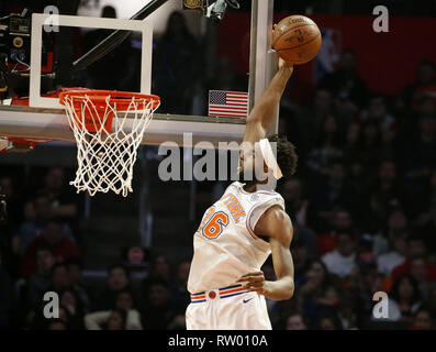 Los Angeles, California, USA. 3 Mar, 2019. New York Knicks' Mitchell Robinson (26) schiacciate durante un'NBA Basketball gioco tra Los Angeles Clippers e New York Knicks Domenica, 3 marzo 2019, a Los Angeles. Credito: Ringo Chiu/ZUMA filo/Alamy Live News Foto Stock