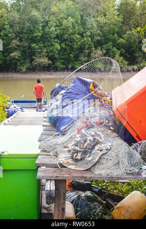 BORNEO SARAWAK / / Malesia / giugno 2014: avventura lungo il fiume nella zona di Kuching Foto Stock