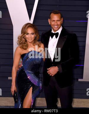 BEVERLY HILLS, CALIFORNIA - 24 febbraio: Jennifer Lopez e Alex Rodriguez assiste 2019 Vanity Fair Oscar Party a Wallis Annenberg Center per Foto Stock