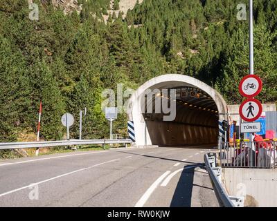 Tunnel Bielsa-Aragnouet, confine tra Spagna e Francia, tunnel entrata sul lato spagnolo Foto Stock