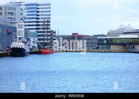 Tromso waterfront, Norvegia del Nord, Europa Foto Stock