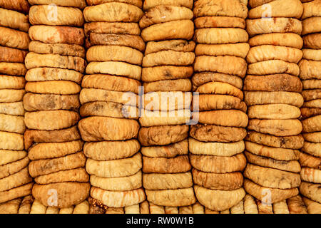 Vista dall'alto su disposti figure visualizzate sul mercato alimentare. Foto Stock