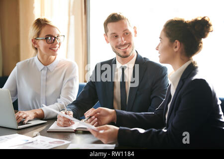 Discutere le nuove strategie Foto Stock