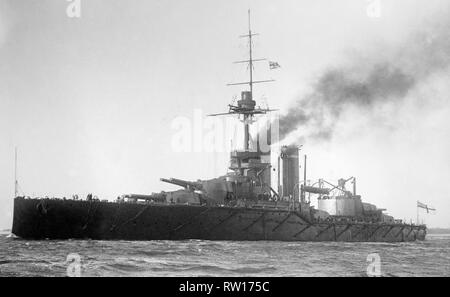 HMS audacious quarto e ultimo del re Giorgio V classe dreadnough corazzata completata nel 1913 e affondato da un tedesco mina navale al largo delle coste del Donegal Irlanda in ottobre 1914 Immagine aggiornata utilizzando il restauro digitale e tecniche di ritocco Foto Stock