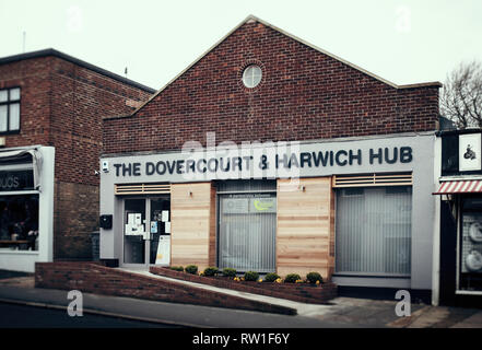 Harwich & Dovercourt, Essex, Inghilterra - Marzo 3, 2019: facciata del Dovercourt & Harwich Hub locali a Harwich High Street. Foto Stock