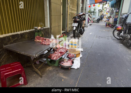 Di fronte è in vendita in vicolo nella parte vecchia di Ho Chi Minh, Vietnam Foto Stock