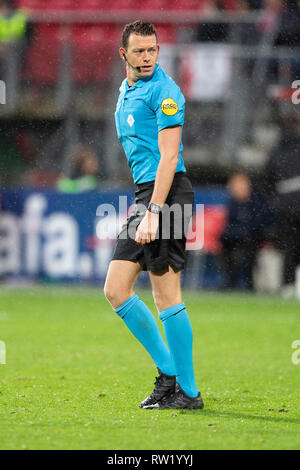 ALKMAAR , 03-03-2019 , AFAS stadion , Stagione 2018 / 2019 , olandese KNVB Beker . arbitro Allard Lindhout durante il match AZ - Fortuna Sittard , Finals cliente 4-2 Foto Stock