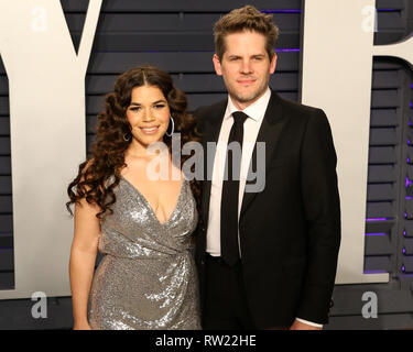 Beverly Hills, CA, Stati Uniti d'America. 24 Febbraio, 2019. LOS ANGELES - Feb 24: America Ferrera, Ryan Piers Williams a 2019 Vanity Fair Oscar Party sulla Wallis Annenberg Center for the Performing Arts il 24 febbraio 2019 a Beverly Hills, CA Credito: Kay Blake/ZUMA filo/Alamy Live News Foto Stock