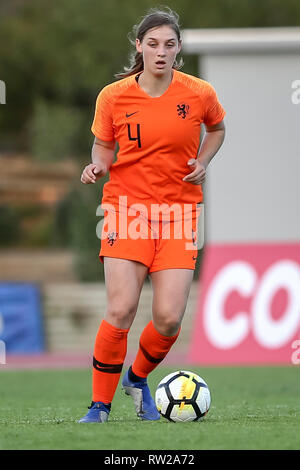 Parchal, Portogallo. 4 Mar 2019. Bela Vista Stadio Comunale, Algarve Cup 2019, Paesi Bassi - Polonia (donne), Paesi Bassi player Aniek Nouwen durante il match Paesi Bassi - Polonia (donne) Credito: Pro scatti/Alamy Live News Foto Stock