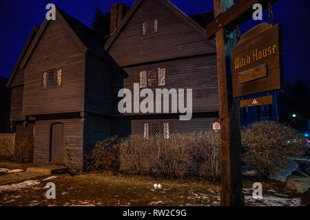 Johnathan storico Corbin House conosciuta come la casa della strega a causa della sua connessione al 1662-63 processi alle streghe in un giorno di pioggia, si trova in Salem, Foto Stock