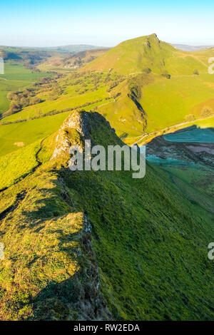 Chrome Hill come visto dalla collina Parkhouse, Parco Nazionale di Peak District,UK Foto Stock