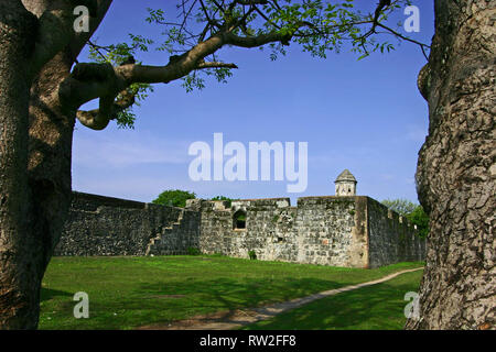 Fort Speelwijk, un sito del patrimonio costruito da esercito olandese nel 1682. Situato in Serang Regency, Banten, Indonesia. Foto Stock