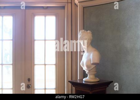 Un busto di una femmina sul display a Pittock Mansion a Portland, Oregon, Stati Uniti d'America. Foto Stock