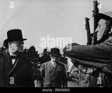 Winston Churchill ispezione cecoslovacco di forze in Inghilterra. Agosto 1941 Foto Stock