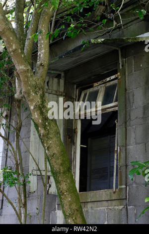 Château Bénarès est onu petit village dans le sud, sis entre les Villaggi de Camp-Diable et de Batimarais. Il abrite environ 300 familles Foto Stock