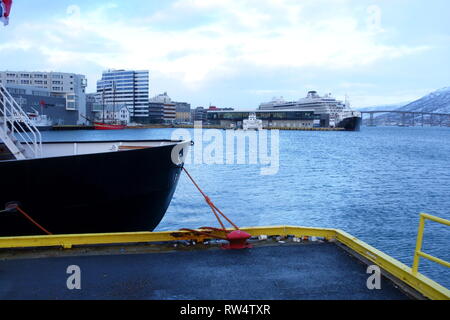 Tromso waterfront, Norvegia del Nord, Europa Foto Stock