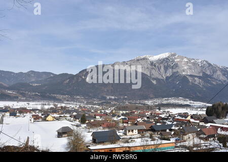 Kärnten, inverno, Gailtal, Unteres Gailtal, Dobratsch, Villacher Alpe, inverno, Schnee, Nötsch, Feistritz, Dorf, Siedlung, Labientschach, Tal, Berg, Fel Foto Stock