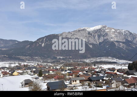 Kärnten, inverno, Gailtal, Unteres Gailtal, Dobratsch, Villacher Alpe, inverno, Schnee, Nötsch, Feistritz, Dorf, Siedlung, Labientschach, Tal, Berg, Fel Foto Stock