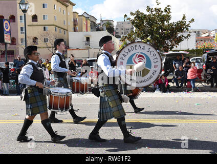 LOS ANGELES - 9 febbraio 2019: i percussionisti dal Pasadena Scots marzo e giocare nel Los Angeles Nuovo Anno Cinese Parade. Foto Stock