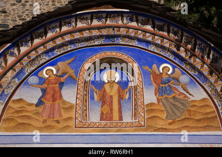 I religiosi dipinti ad affresco sulla parte esterna della Natività chiesa al monastero di Rila, Rila, Bulgaria, Europa orientale Foto Stock