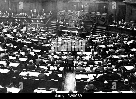 Repubblica tedesca - nuovo Reichstag di sessione per la prima volta dalla rivoluzione, Berlin, Germania ca. 1918-1919 Foto Stock